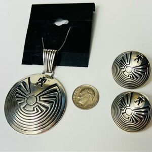 NATIVE AMERICAN STERLING SILVER “MAN IN THR MAZE” PENDANT AND EARRINGS SET HOPI
